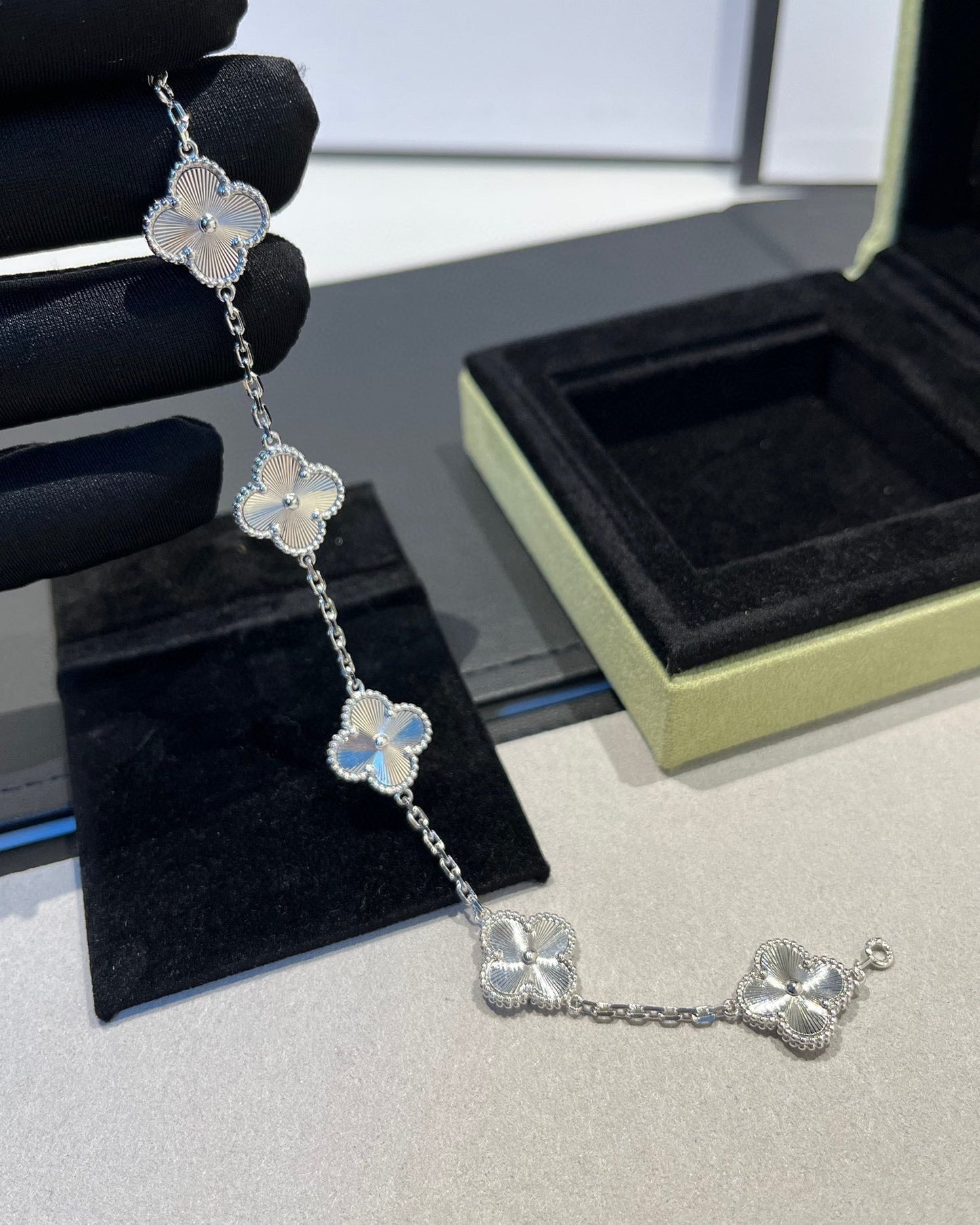 [Kincade Jewelrys]CLOVER SILVER 5 MOTIFS BRACELET